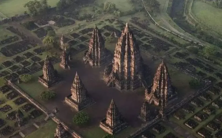 Kulturstadt Yogyakarta und Prambanan-Tempel
