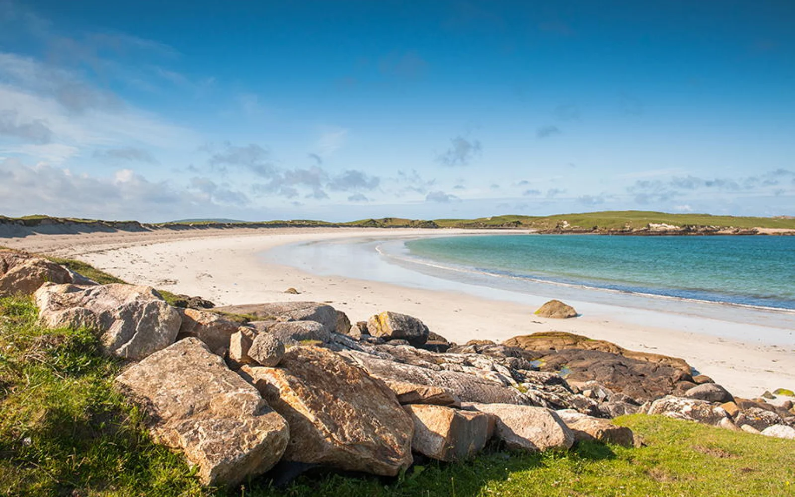 Der Strände in Connemara sind von außergewöhnlicher Schönheit: Sie besuchen den hufeisenförmige Dog's Bay Beach 