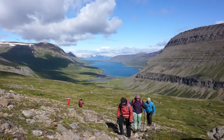 Fjorde, Täler, Berge und Wandern - braucht es mehr zum Glücklichsein?