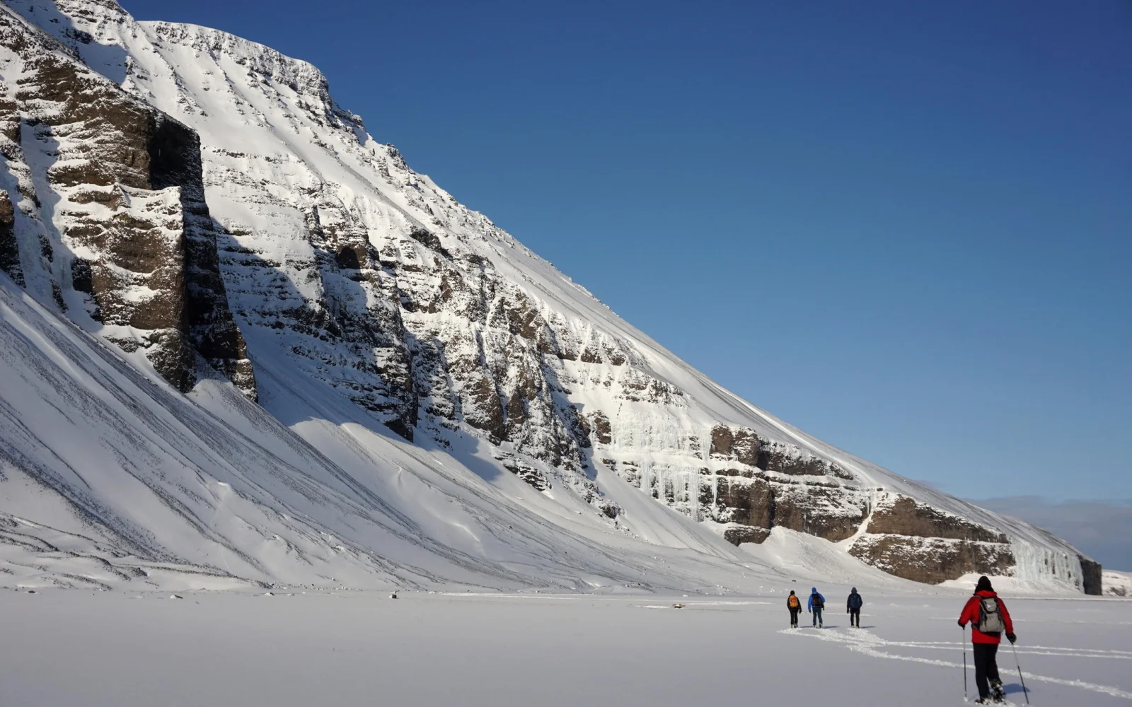 Diese Kulisse lädt doch förmlich zum Winterwandern ein!