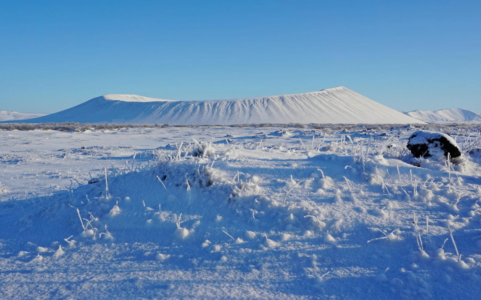 Der Explosionskrater Hverfjall ist eine der Wanderoptionen auf dieser Reise.