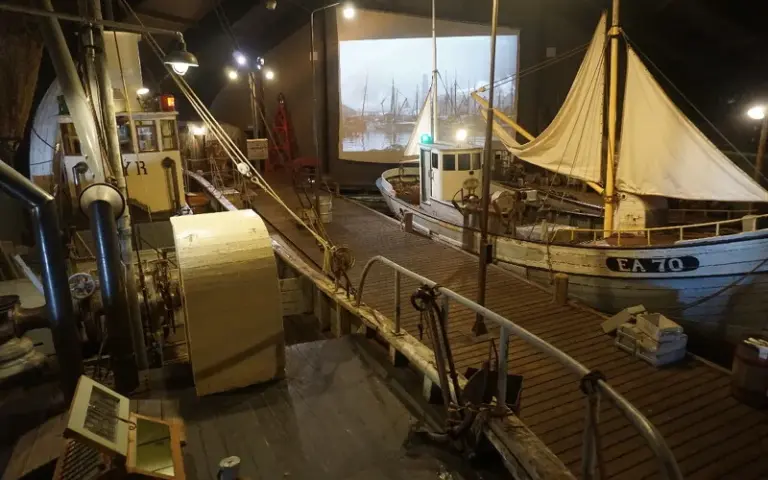 "Klondike des Atlantiks" und einsamer Fjord