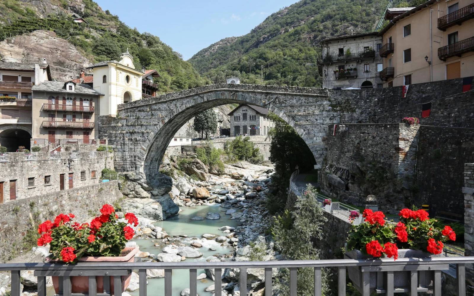 Pont-Saint-Martin, ein beschaulicher Ort mit besonderem Flair
