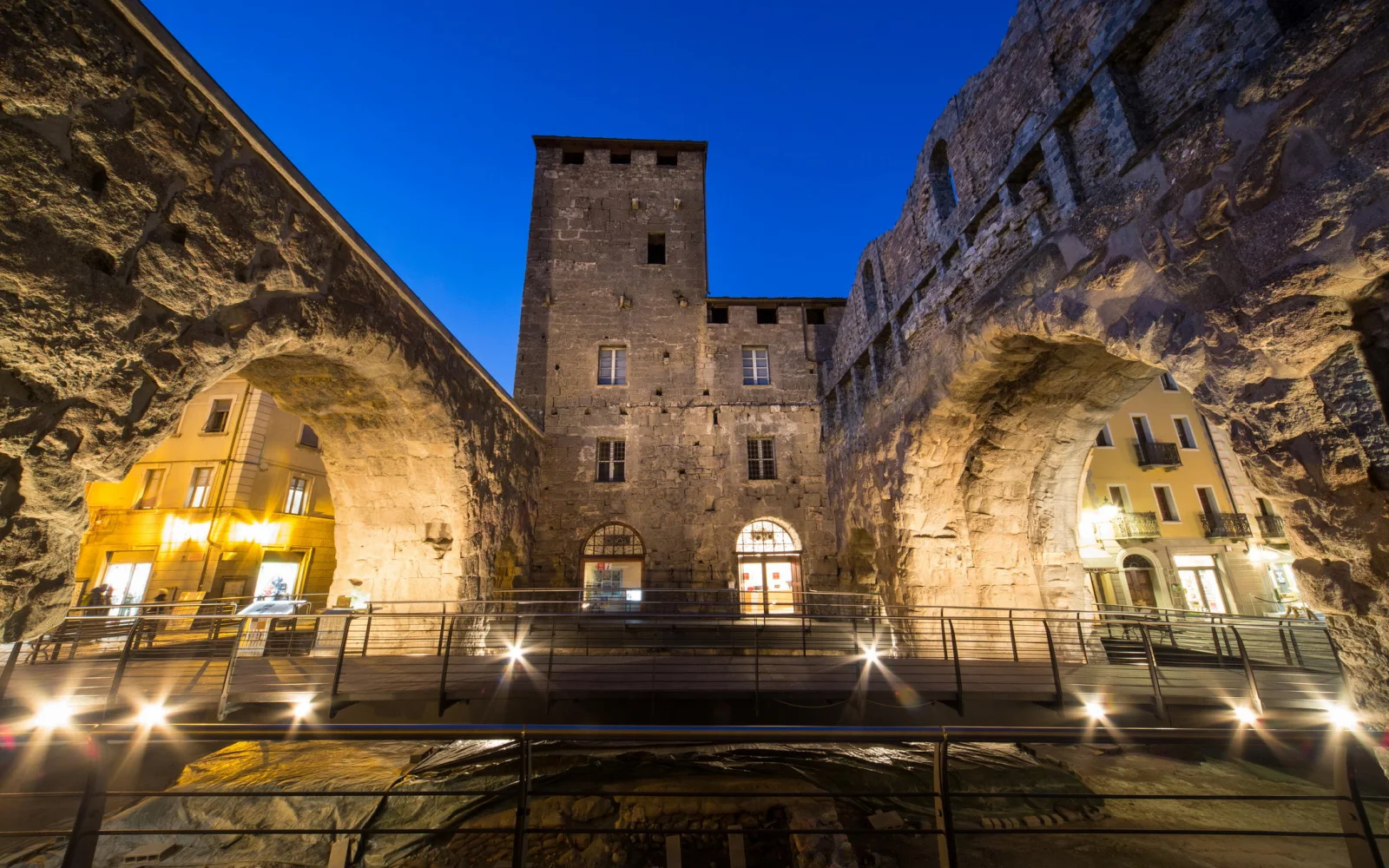 Die Stadt Aosta erkunden Sie bei einer Stadtführung sowie auf eigene Faust