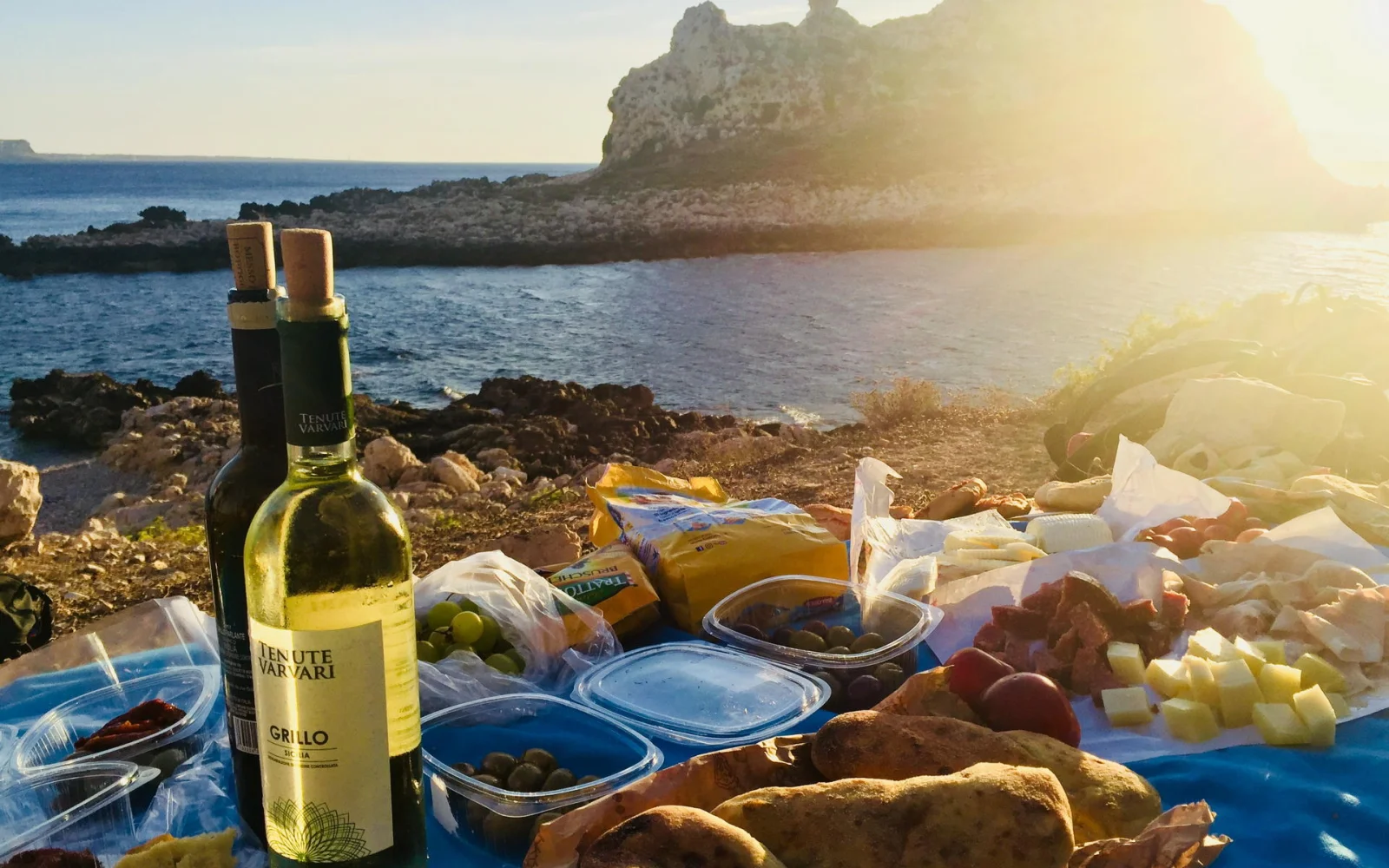 Picknick am Strand zum Sonnenuntergang - diese Reise hält ausreichend Genuss, Erholung und Entspannung für Sie bereit
