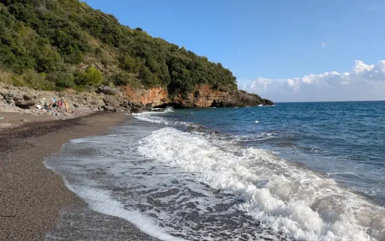 Steilküstenwanderung im Cilento Nationalpark und Baden im Mittelmeer