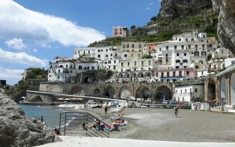 Wanderung zur Bucht Marina di Praia