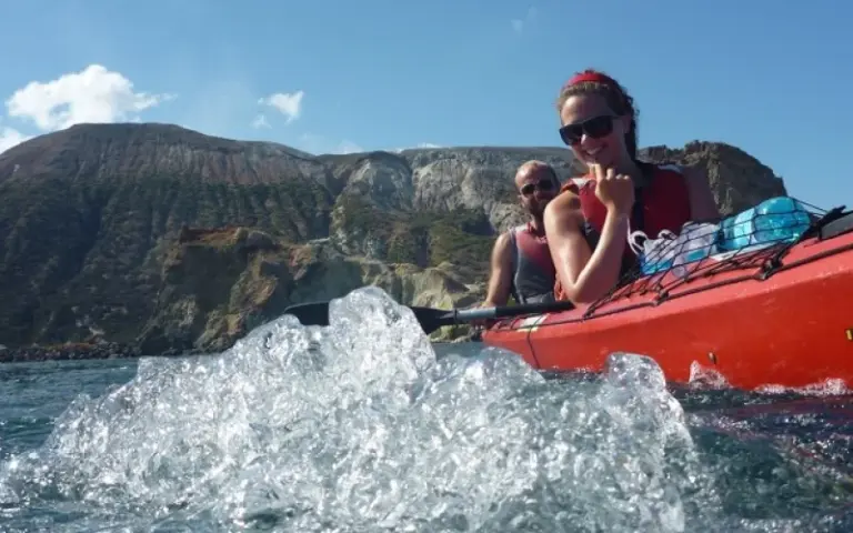 Kajaktour an Vulcanos Küste, Freizeit und optionaler Lipari-Besuch