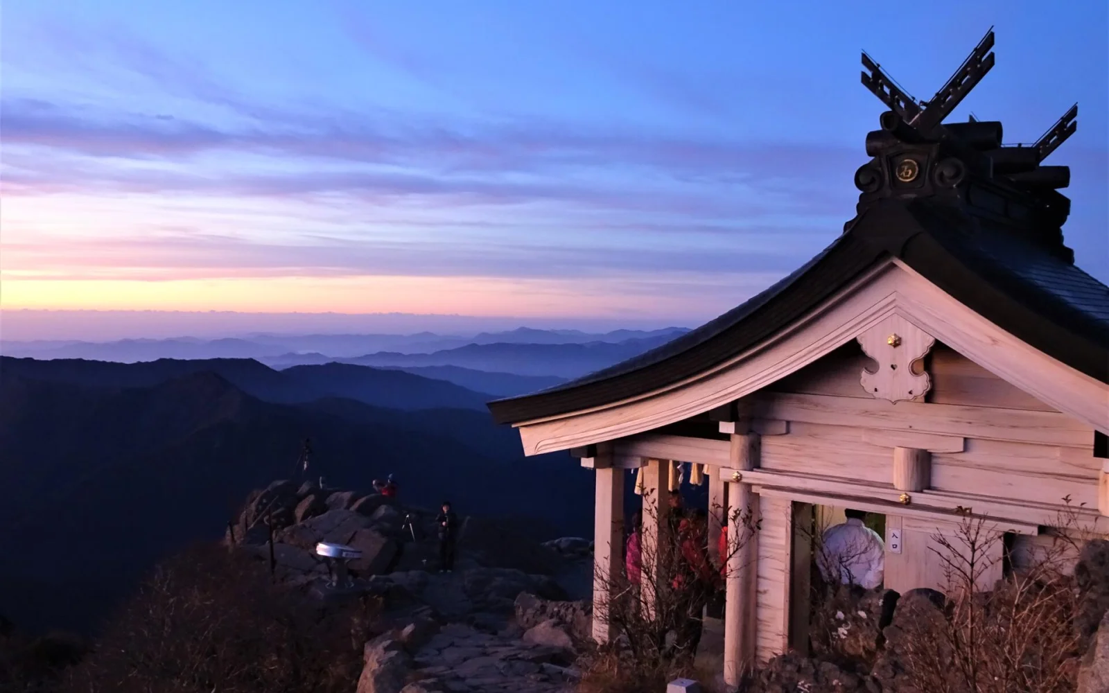 Grandiose Ausblicke und Tempelschreine in luftigen Höhen (Mt. Ishizuchi)