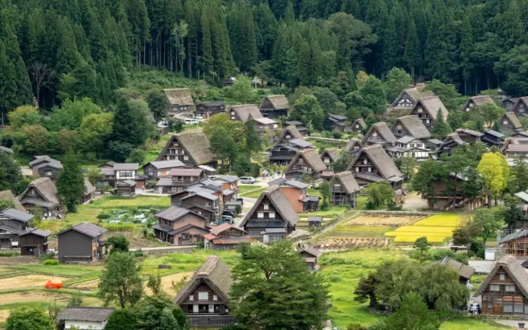 UNESCO-Welterbe-Dorf Gokayama und traditionelle Minshuku (Pension)
