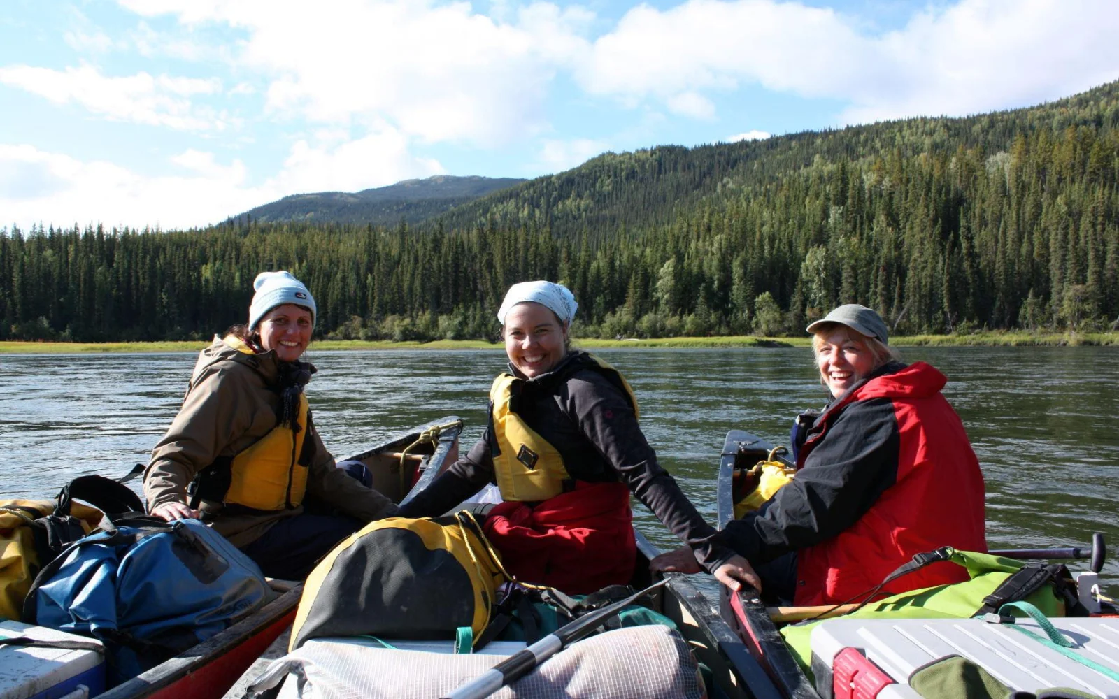 Es ist DAS Yukon-Erlebnis schlechthin: eine Kanutour auf dem Teslin- und Yukon River bringt Sie der Natur ganz nah