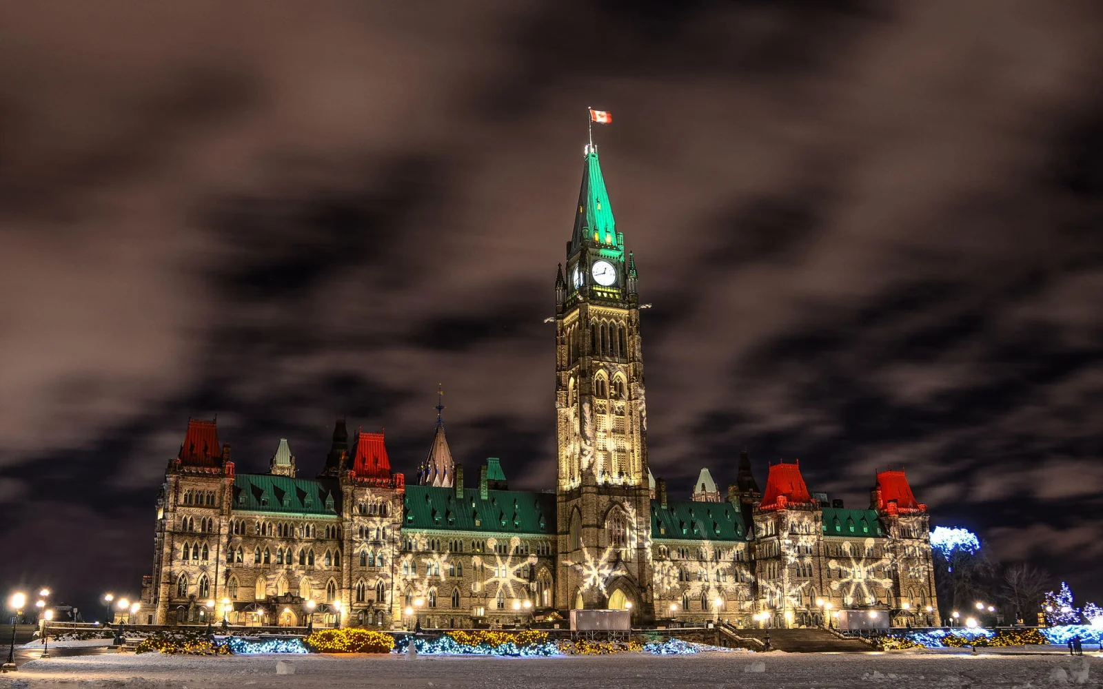 Auch den Parlament Hill in Kanadas Hauptstadt Ottawa besuchen wir bei unserer Stadtrundfahrt in Ottawa
