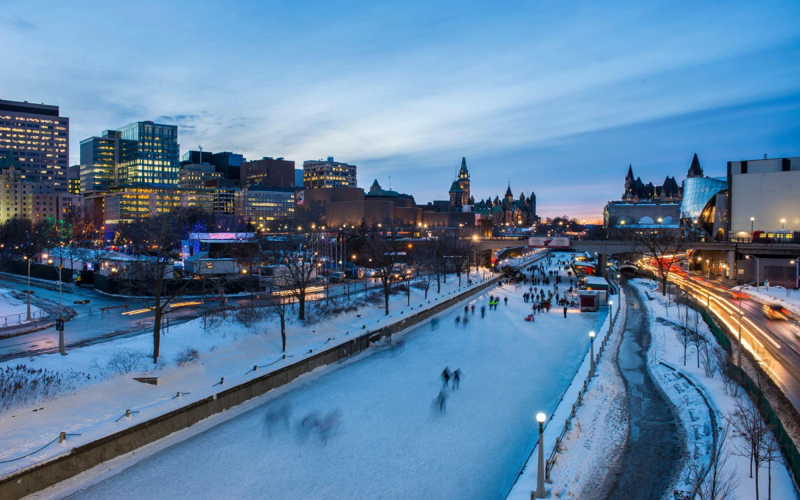 Ottawa: Der Rideau Kanal ist im Winter zugefroren und eine beliebte Eislauffläche
