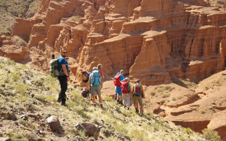 Grand Canyon? Fast! In Kirgistan erwarten Sie gleich zwei grandiose Canyons Grand Canyon? Fast! In Kirgistan erwarten Sie gleich zwei grandiose Canyons