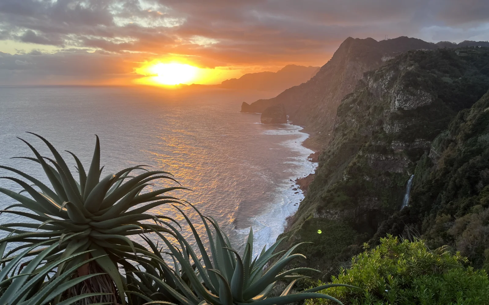 Traumhafter Sonnenaufgang - Blick von unserem Hotel