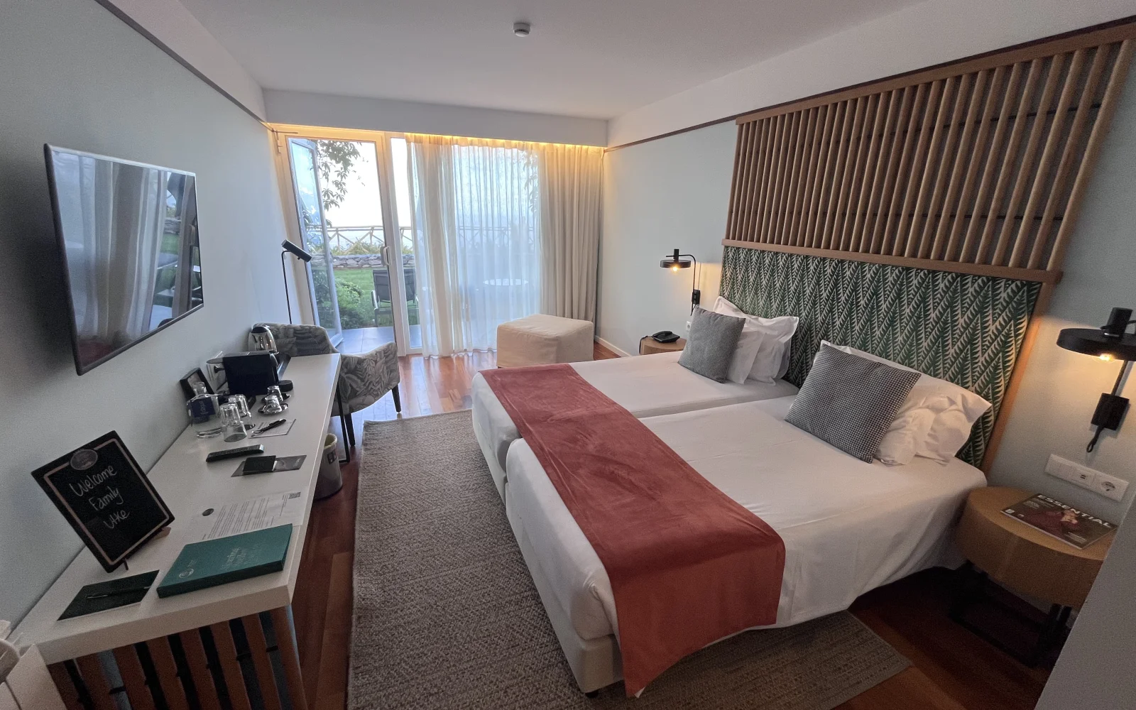 Großzügige Hotelzimmer mit viel Komfort für die Erholung nach dem Training 