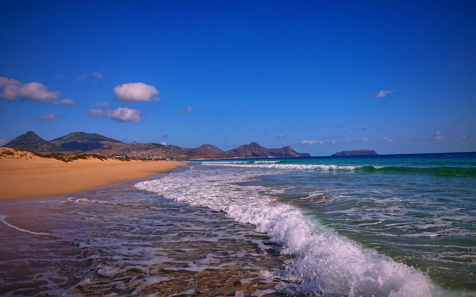 Optional: Belohnung nach dem La諭nteuer am 9 km langen Sandstrand von Porto Santo. (Auch für Strandläufe ideal!)