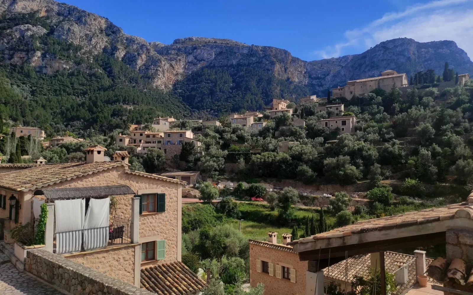 Deià: Malerisches Künstlerdorf im Tramuntana-Gebirge