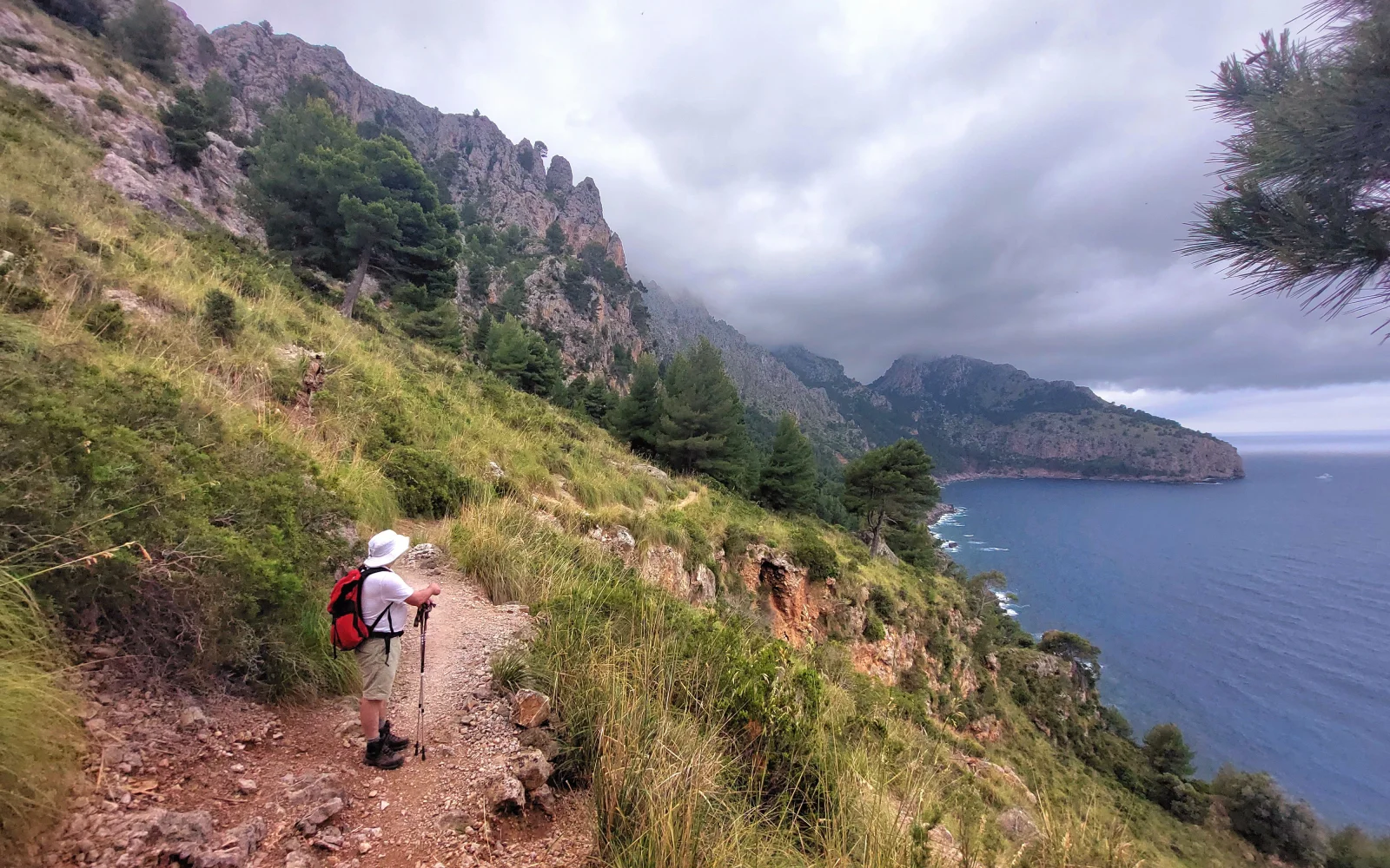 Auf abwechslungsreichen Wegen vom Mirador de Ses Barques in die Cala Tuent