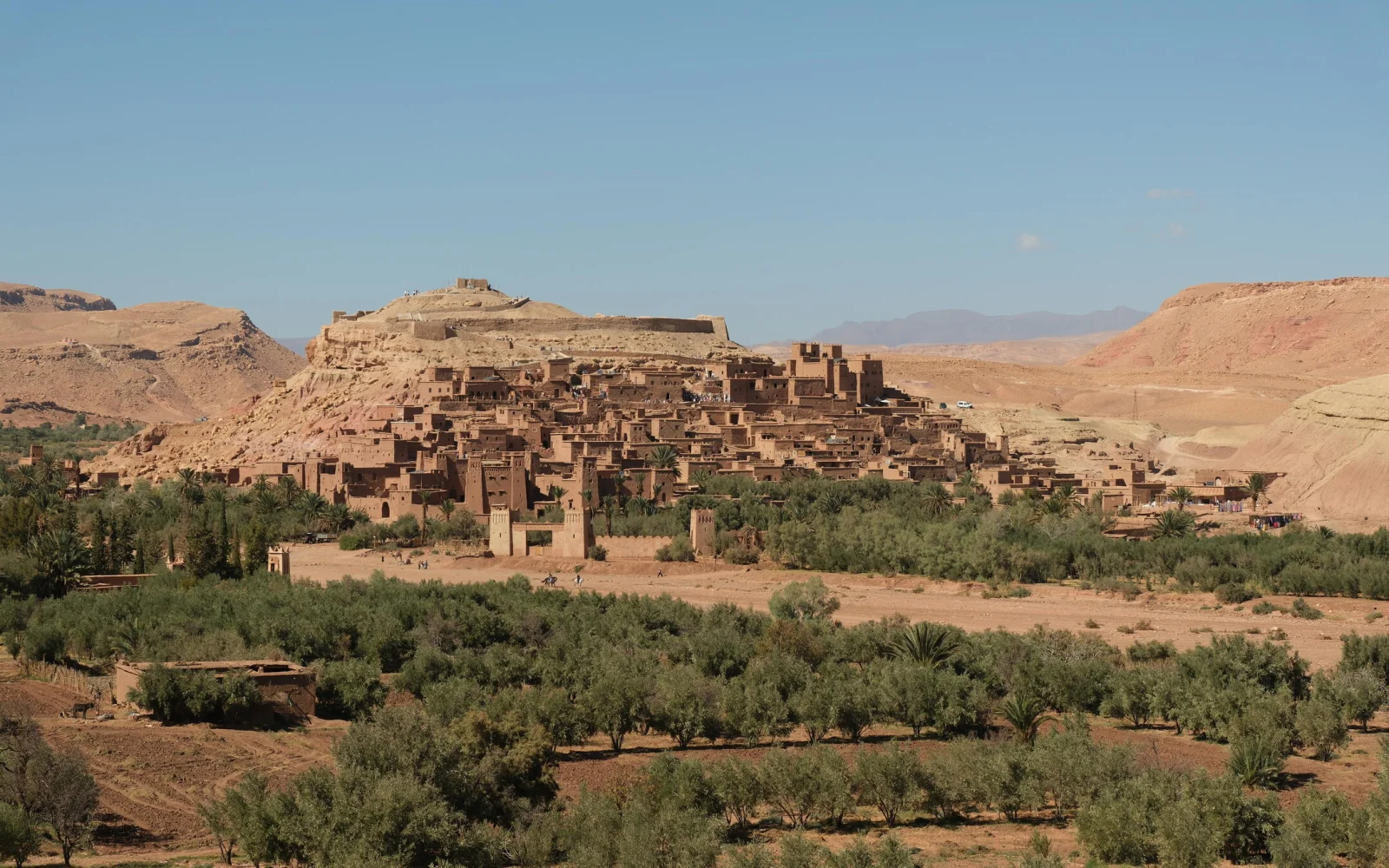 Die historische Festung Aït-Ben-Haddou ist Bestandteil ihrer Reise und ein Symbol traditioneller Berberarchitektur