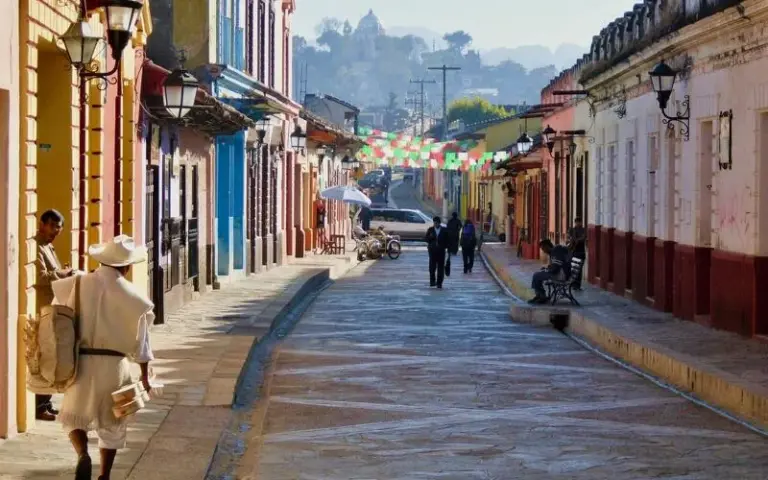 Kolonialstil und Sonnenuntergang in San Cristóbal de las Casas