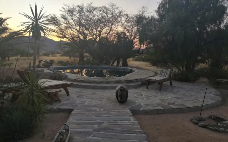 Ankunft in Namibia und Fahrt zum Gamsberg Plateau
