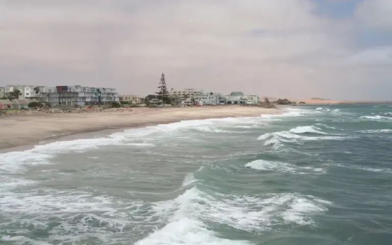 Kuiseb Canyon,  Walvis Bay und Weiterfahrt nach Swakopmund