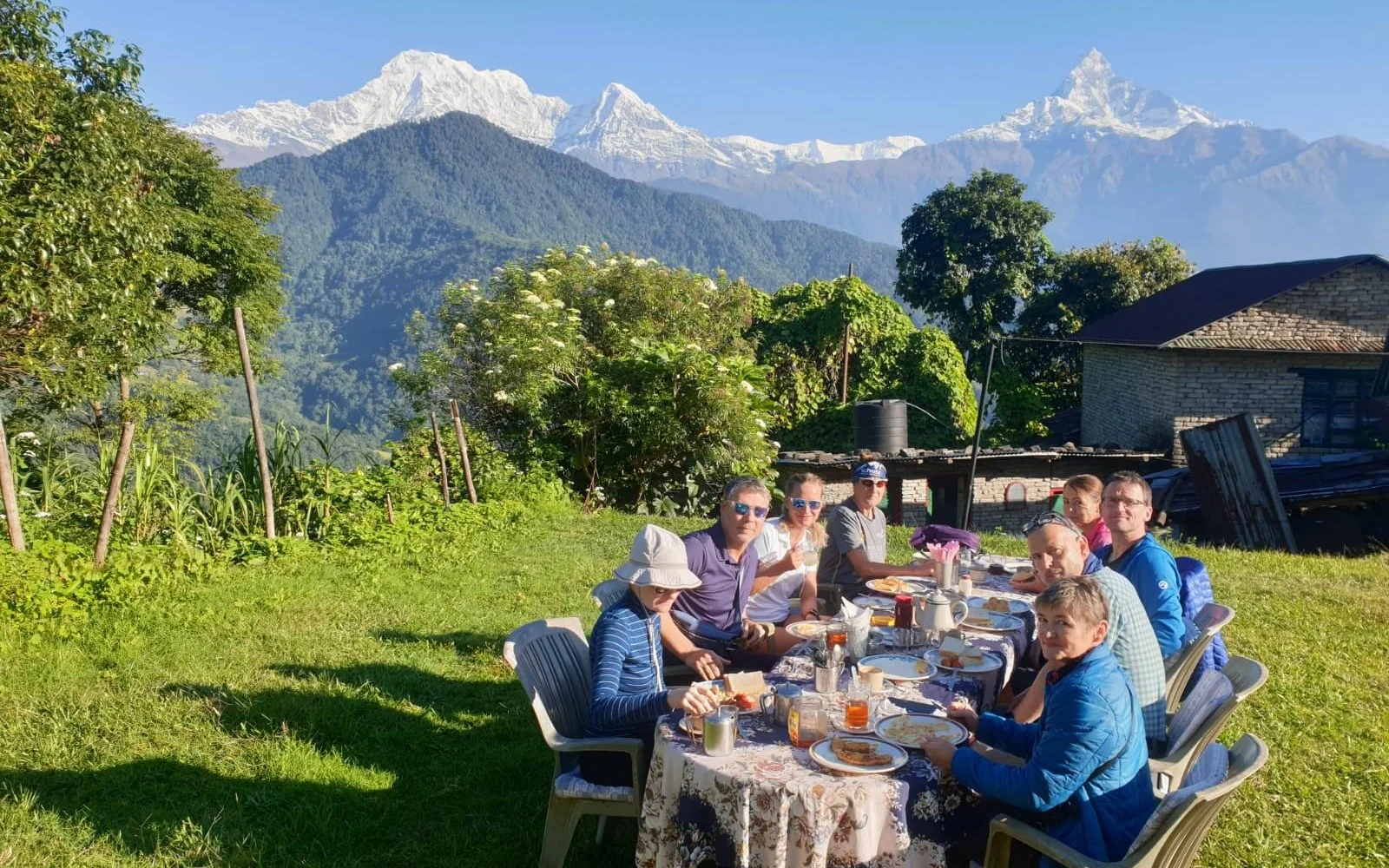 Aussichtsreiche Restaurants mit schmackhaften Gerichten versüßen die Pausen