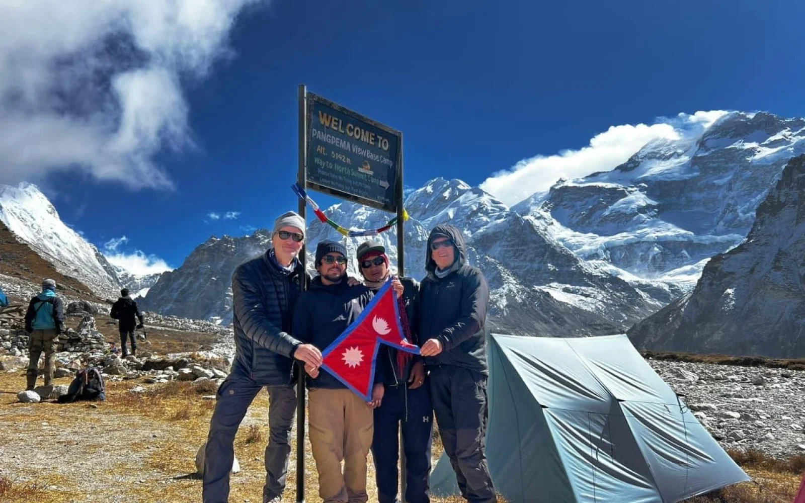 Großartiges Ziel Ihrer Reise: Das nördliche Basislager des Kanchenjunga auf rund 5000 Meter Höhe mit Blick auf den dritthöchsten Gipfel der Erde