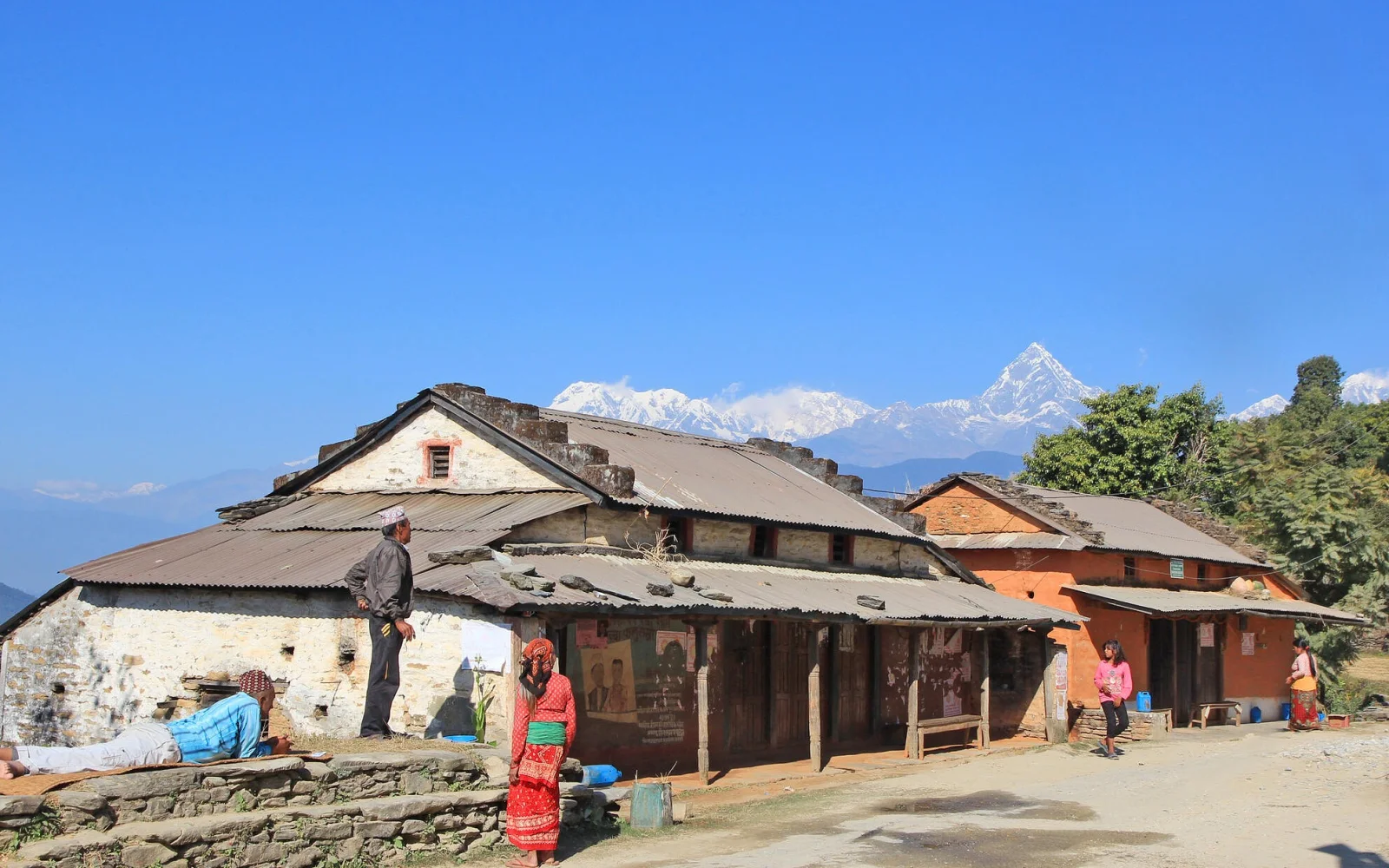 Urige Gurung-Dörfer und Annapurna Blicke begeistern auf dem Panchase Trek