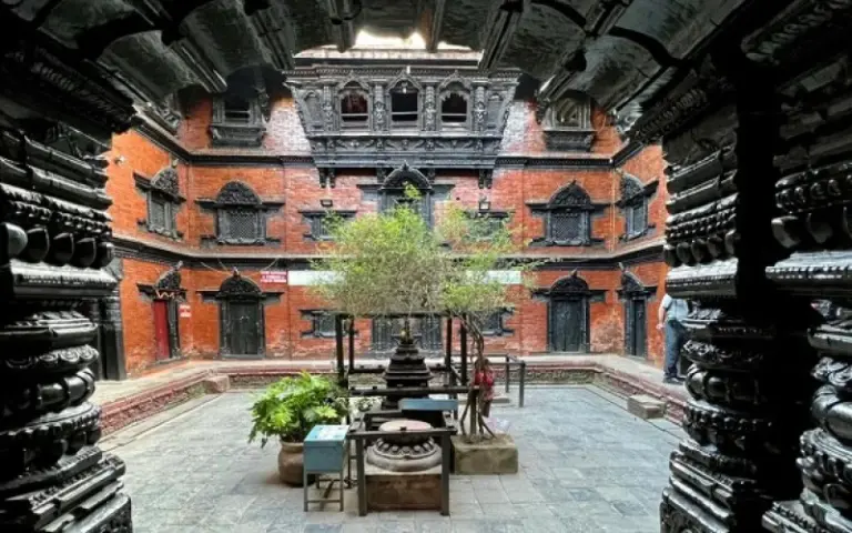 Panoramaflug nach Kathmandu und Zeit für eigene Erkundungen