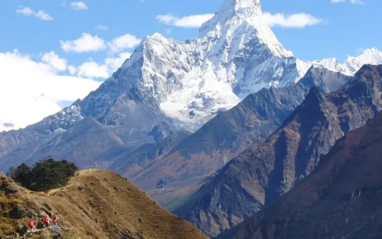 Trekking mit Blick auf Ama Dablam und Lhotse bis Tengboche (3.860 m)