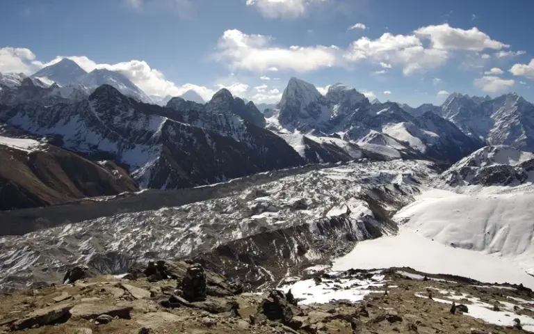 Zum Sonnenaufgang auf den Aussichtsgipfel Gokyo Ri (5.375 m)