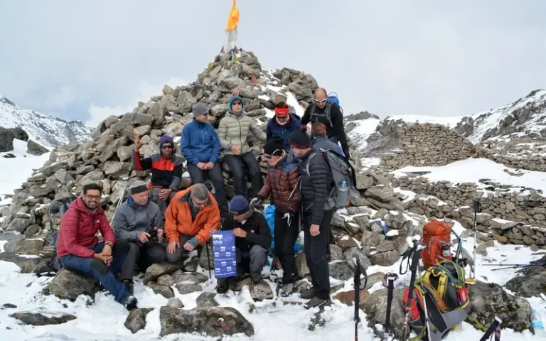 Trekking über den Laurebina La (4.600 m) ins vegetationsreiche Helambu