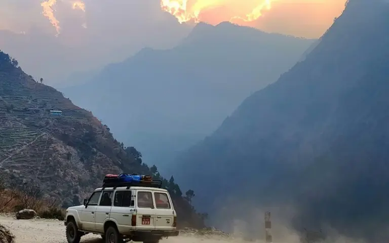 Erlebnisreiche Fahrt von Kathmandu nach Gatlang (2.200 m)