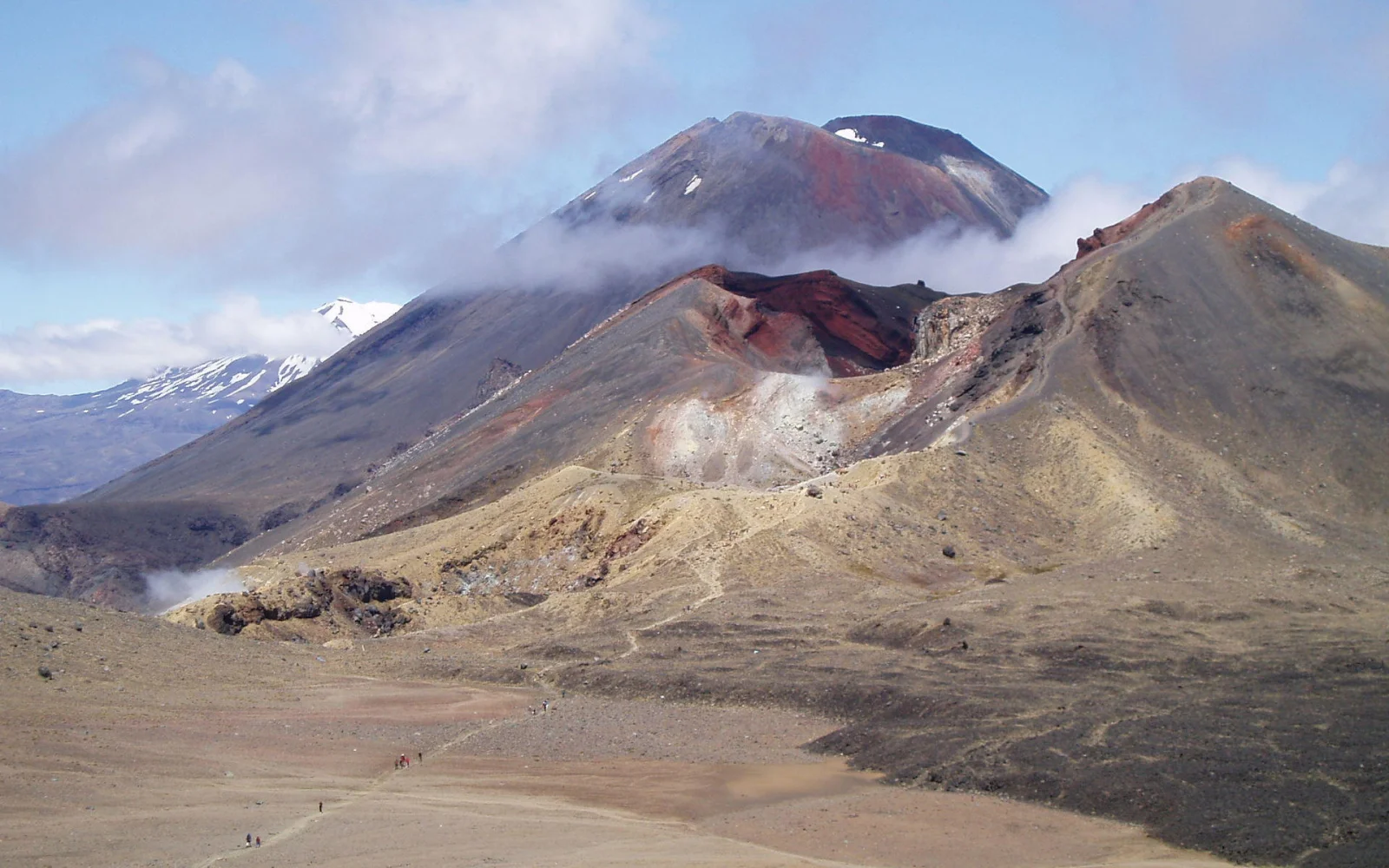 Das Tongariro Crossing gehört zu den beliebtesten Tageswanderungen 