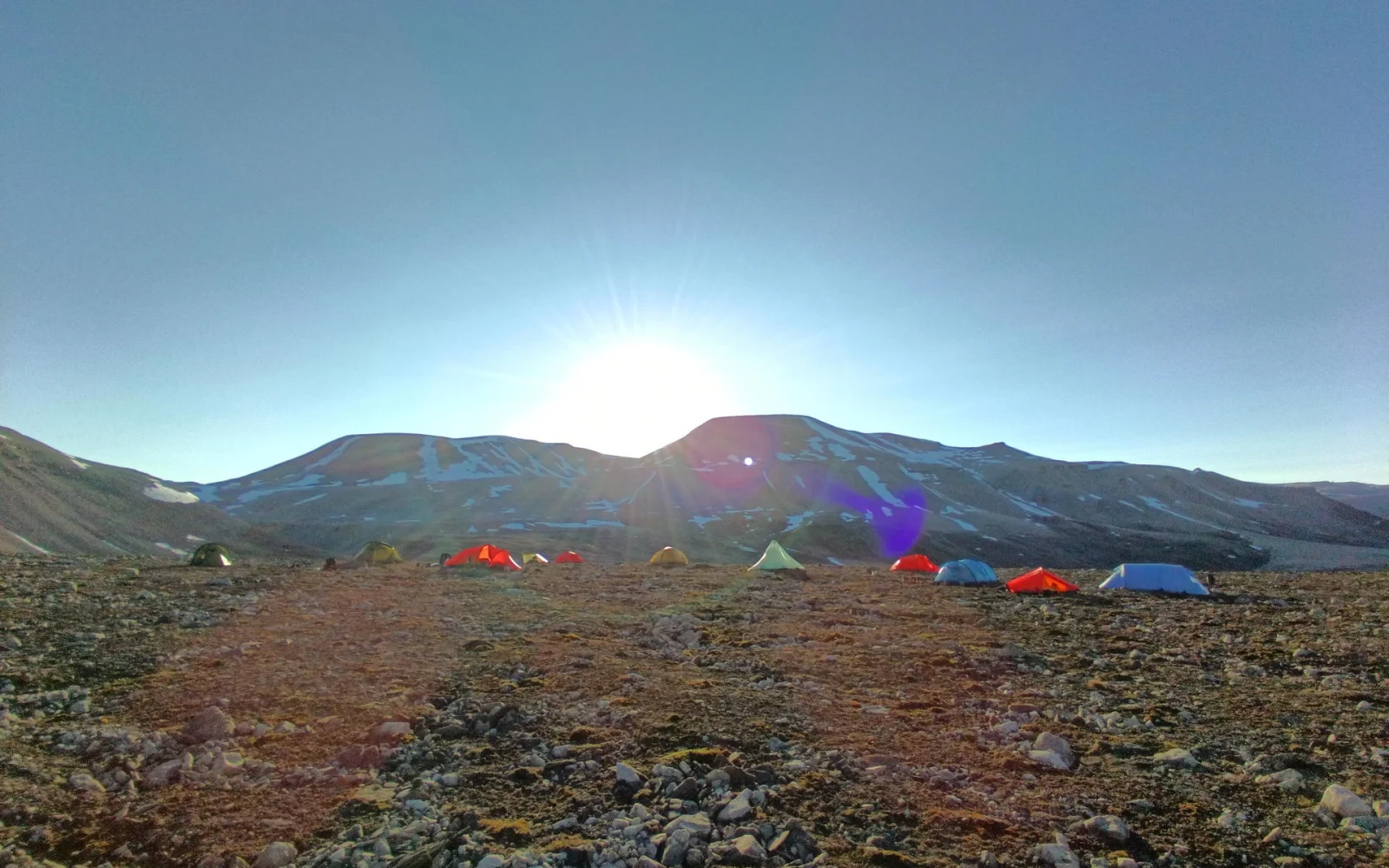 Auf der Trekkingtour erwarten Sie traumhafte Zeltplätze mitten in der Wildnis.