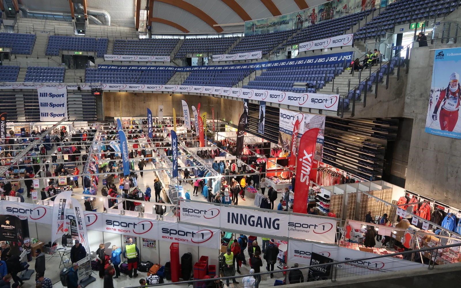 Die "Birken" Messe in der Olympiahalle von Lillehammer mit Wachsservice