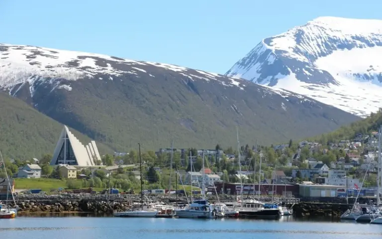 Donnerstag: Anreise nach Tromsø