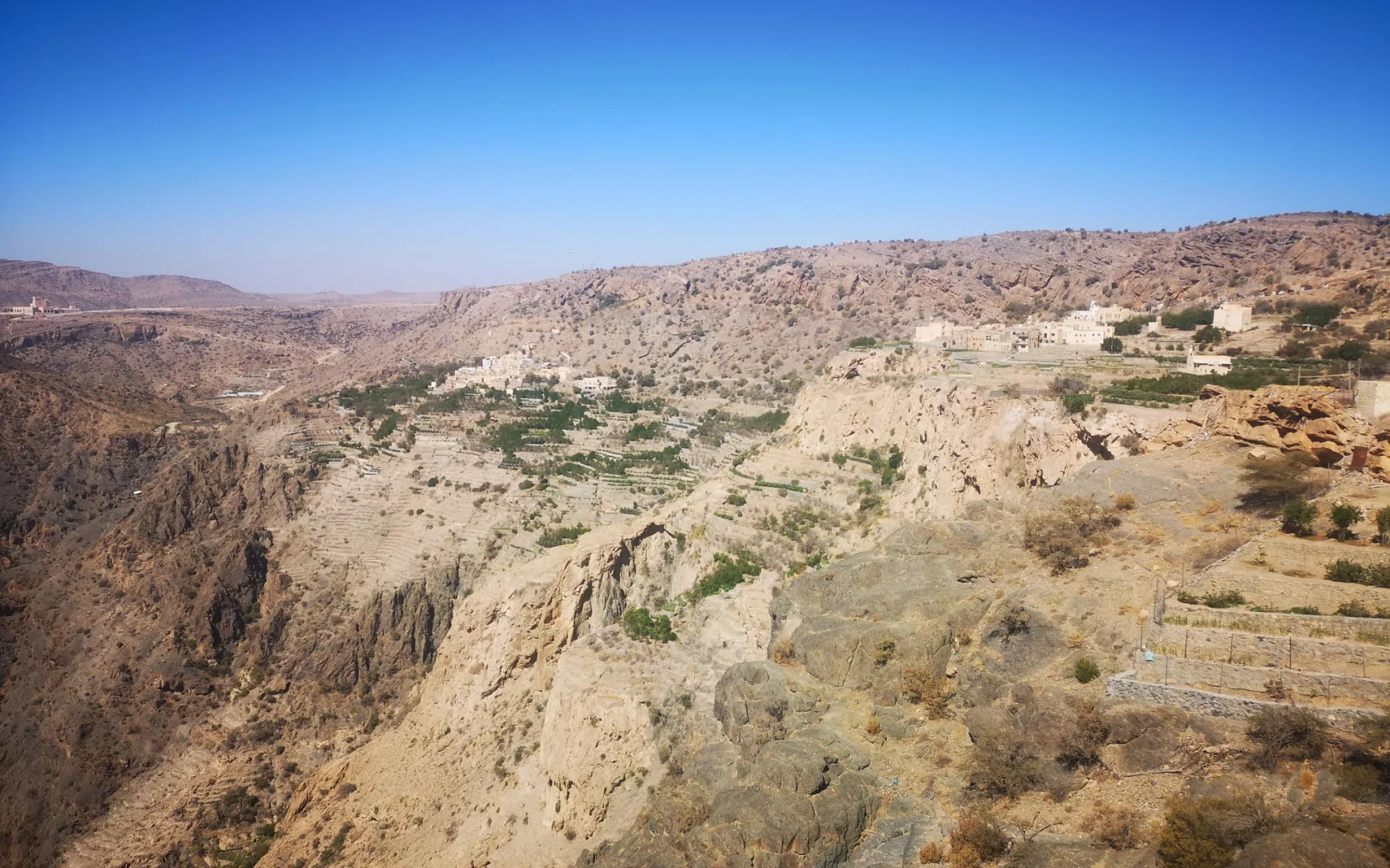 Auf dem Jebel Akhdar erwarten Sie die schönsten Ausblicke der Wanderrouten