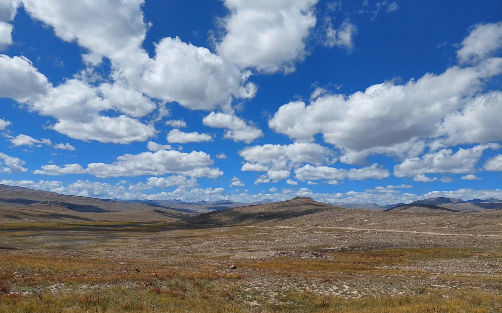Endlose Weiten prägen das Deosai Plateau - das zweithöchste Plateau der Erde