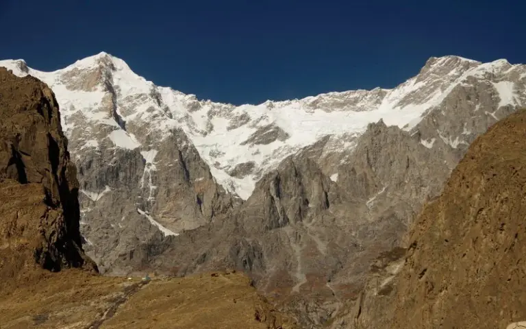 Stadtbesichtigung Karimabad, "Adlerhorst" Duikar mit 360 Grad Blick auf Hunza