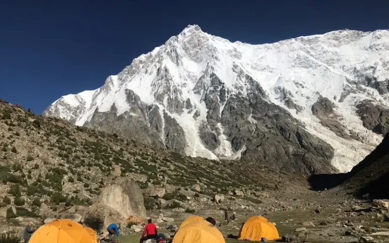 Beginn des Trekkings zur Rupal-Wand des Nanga Parbat