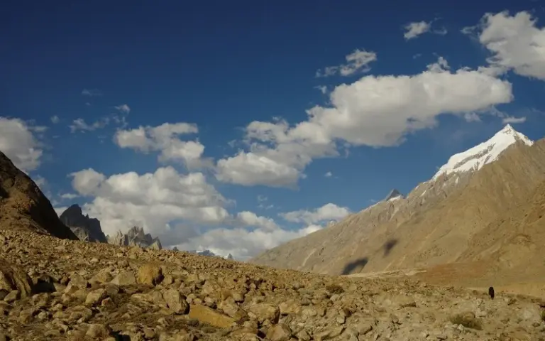 Trekking von Paiyu nach Jhola (3.180 m)