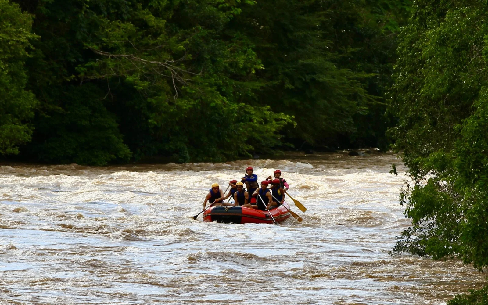 Ein Tag Rafting als Kontrastprogramm zu den Wanderungen