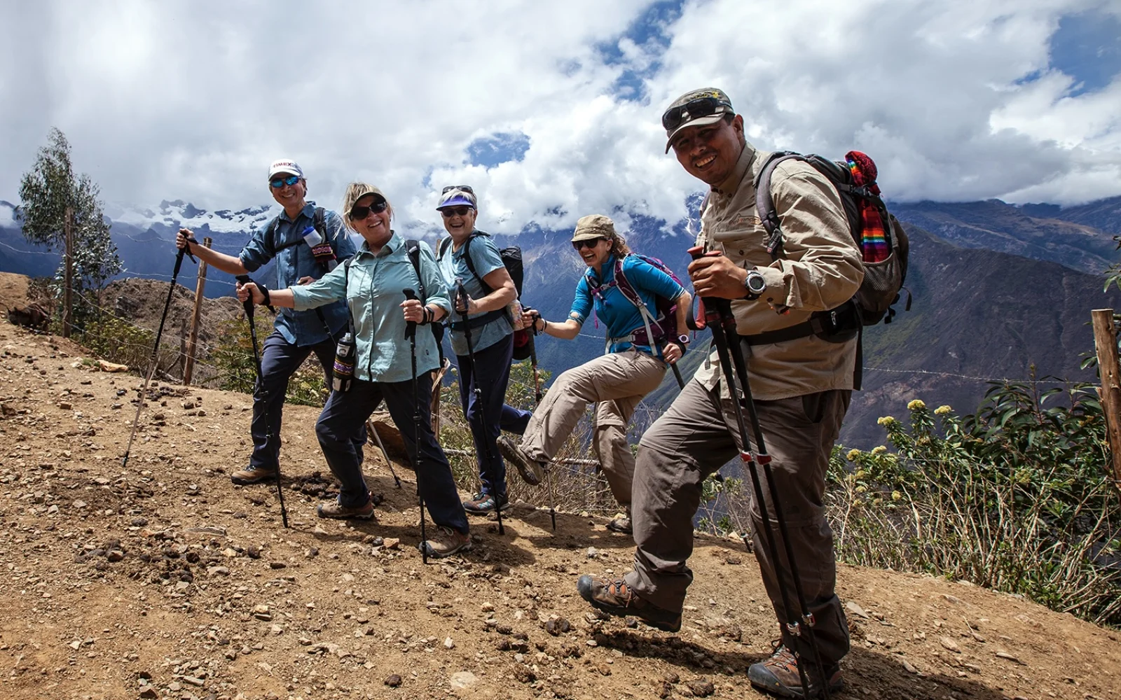 Wandergruppe auf dem Weg nach Choquequirau