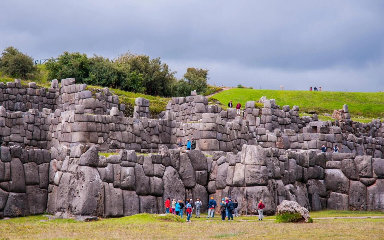 Die Inka-Festung Sacsayhuamán mit ihren riesigen Steinblöcken
