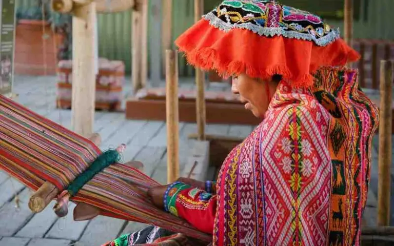 Flug nach Cusco und Besichtigung der Inkastätte von Pisac