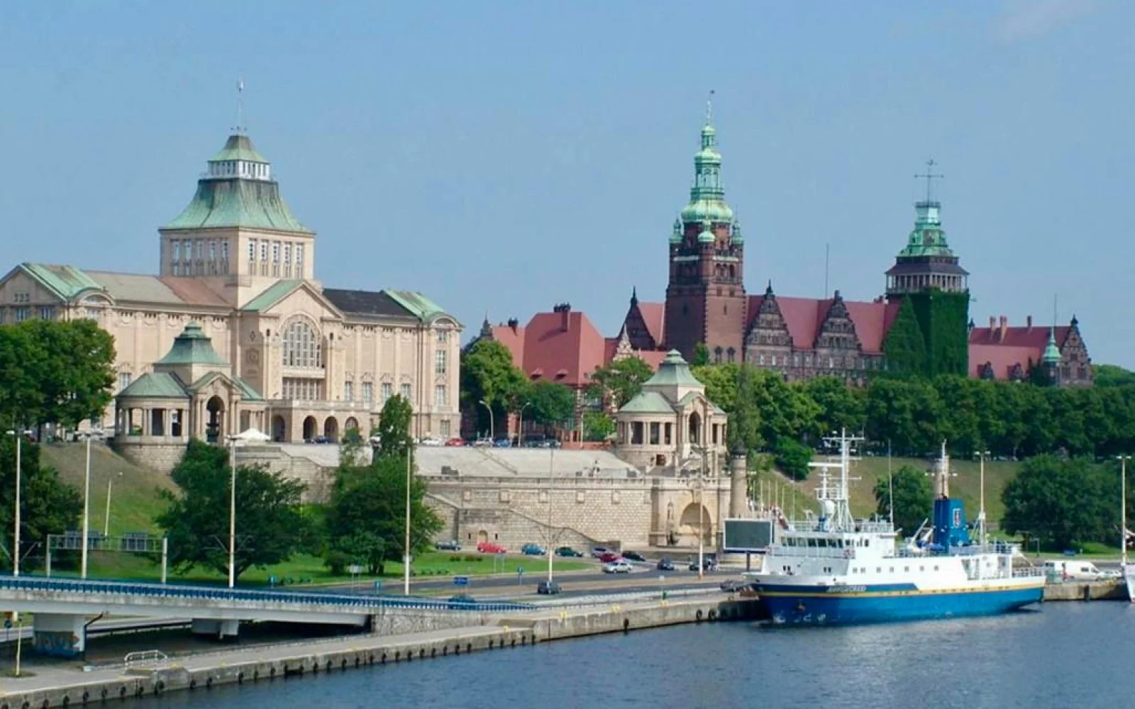 Ihre Reise beginnt in Stettin, der größten Stadt Westpommerns am Oder-Delta