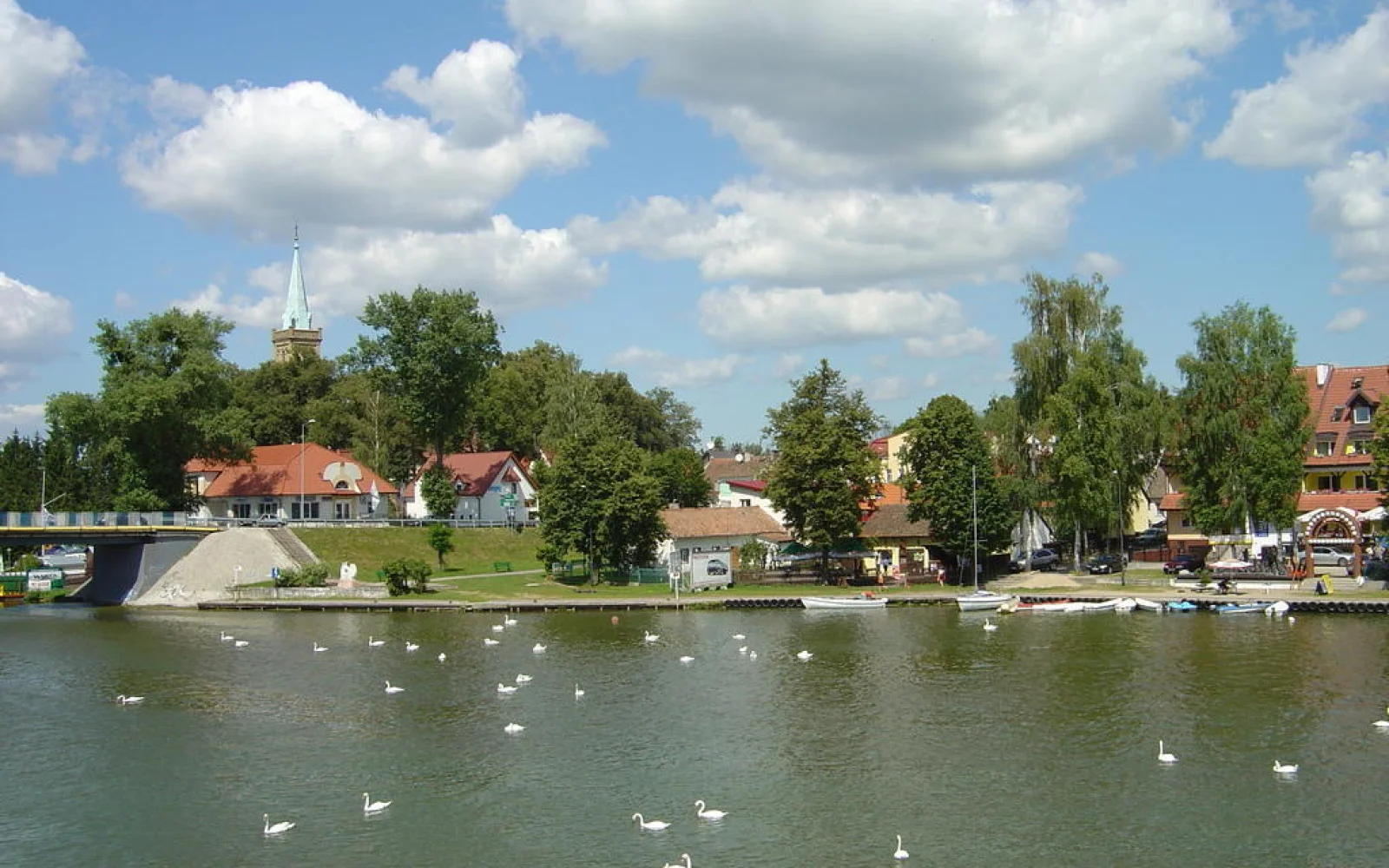 Die Hafenstadt Nikolaiken wird auch "Masurisches Venedig“ genannt.